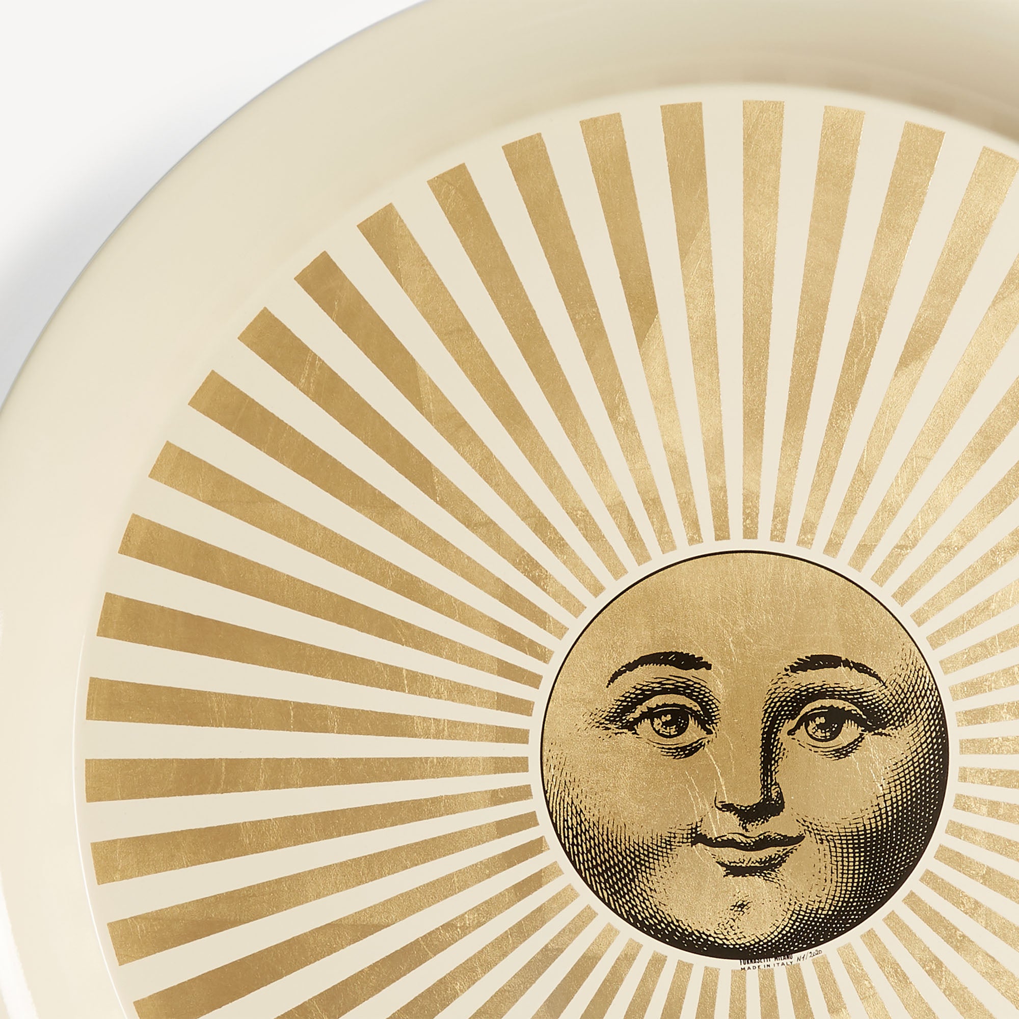 fornasetti-sole-raggiante-tablett-rund-sonnengesicht-deko image 4