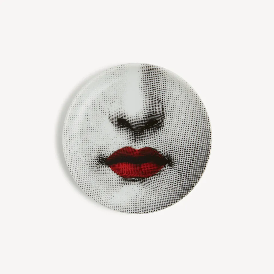 fornasetti-tema-e-variazioni-n-397-red-lips-schale image 1
