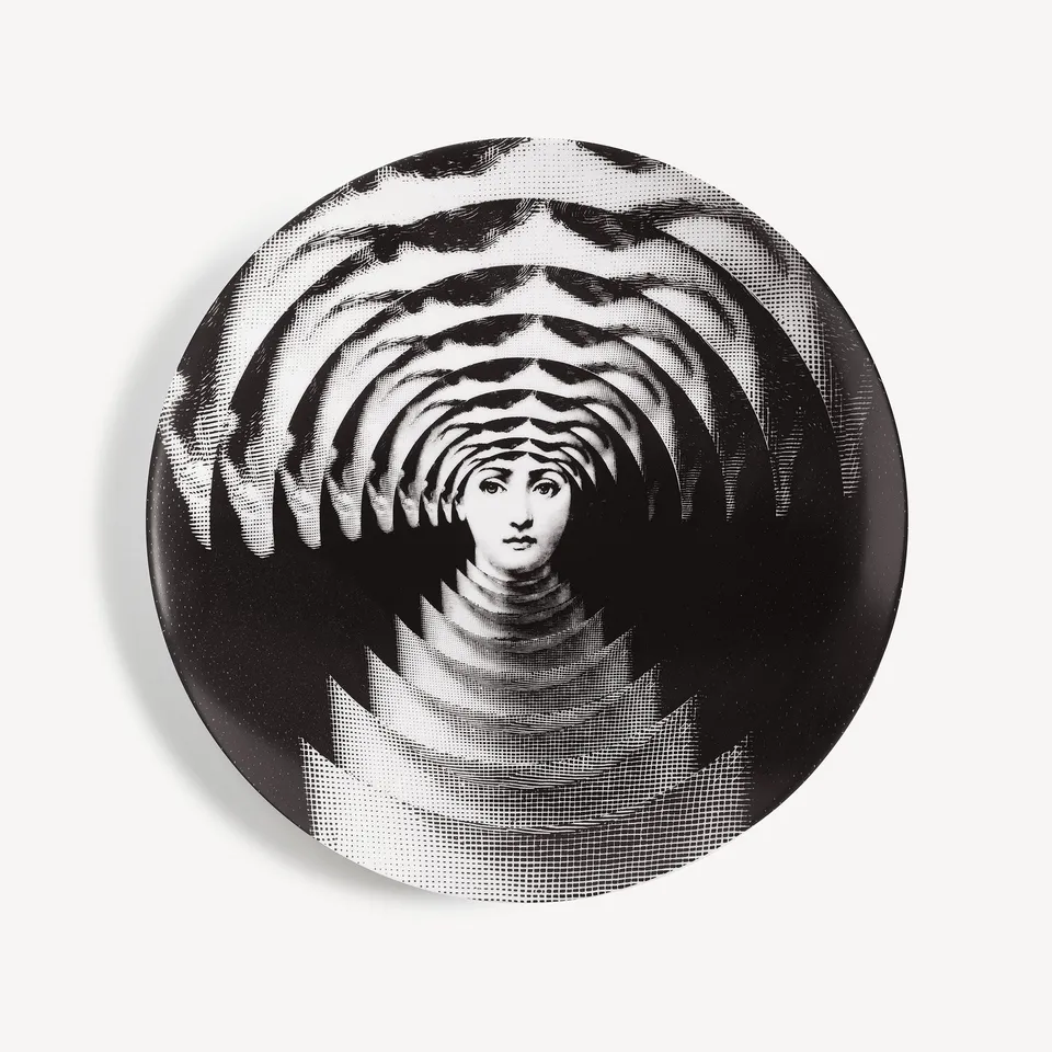 fornasetti-tema-e-variazioni-nr-172-wandteller-gesicht image 1