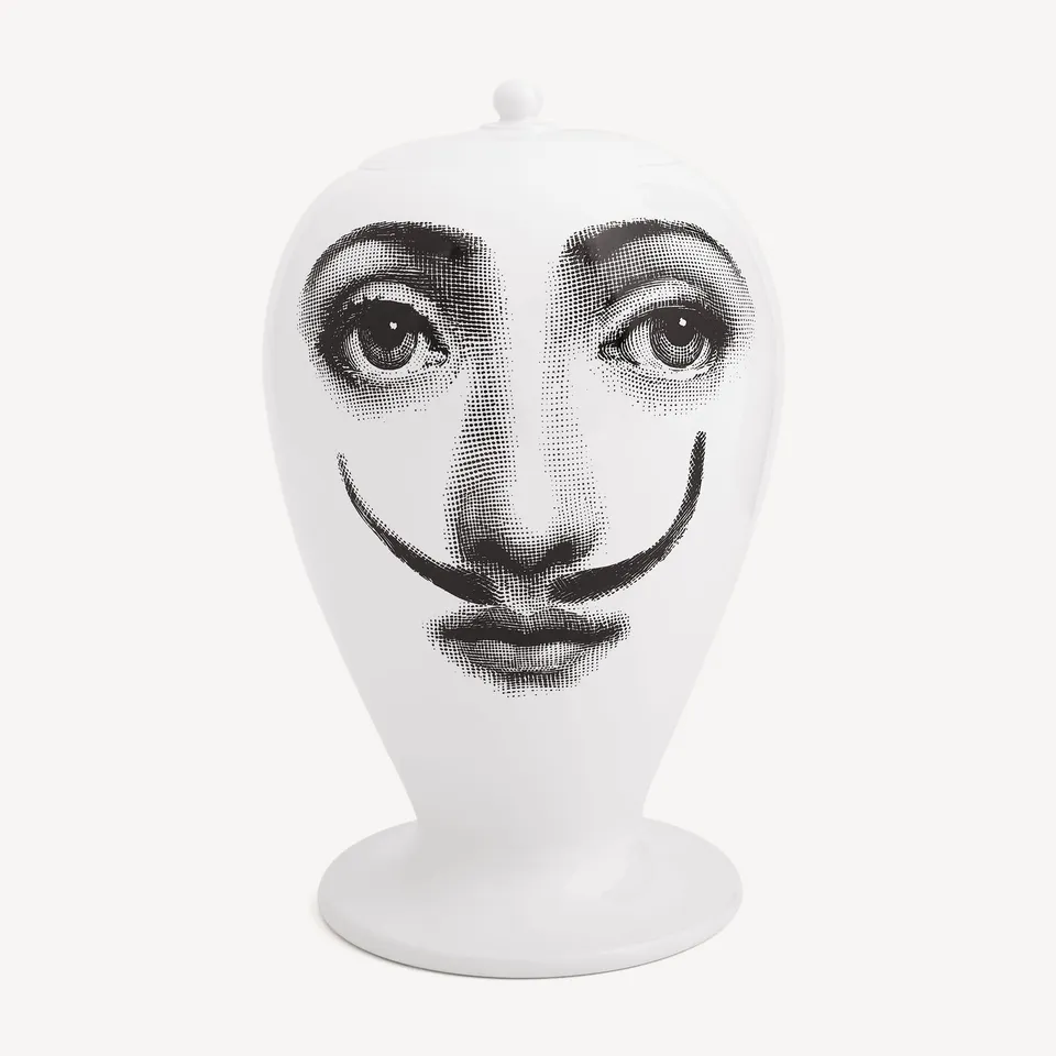 atelier-fornasetti-la-femme-aux-moustaches-vase-keramik-lina-cavalieri image 1