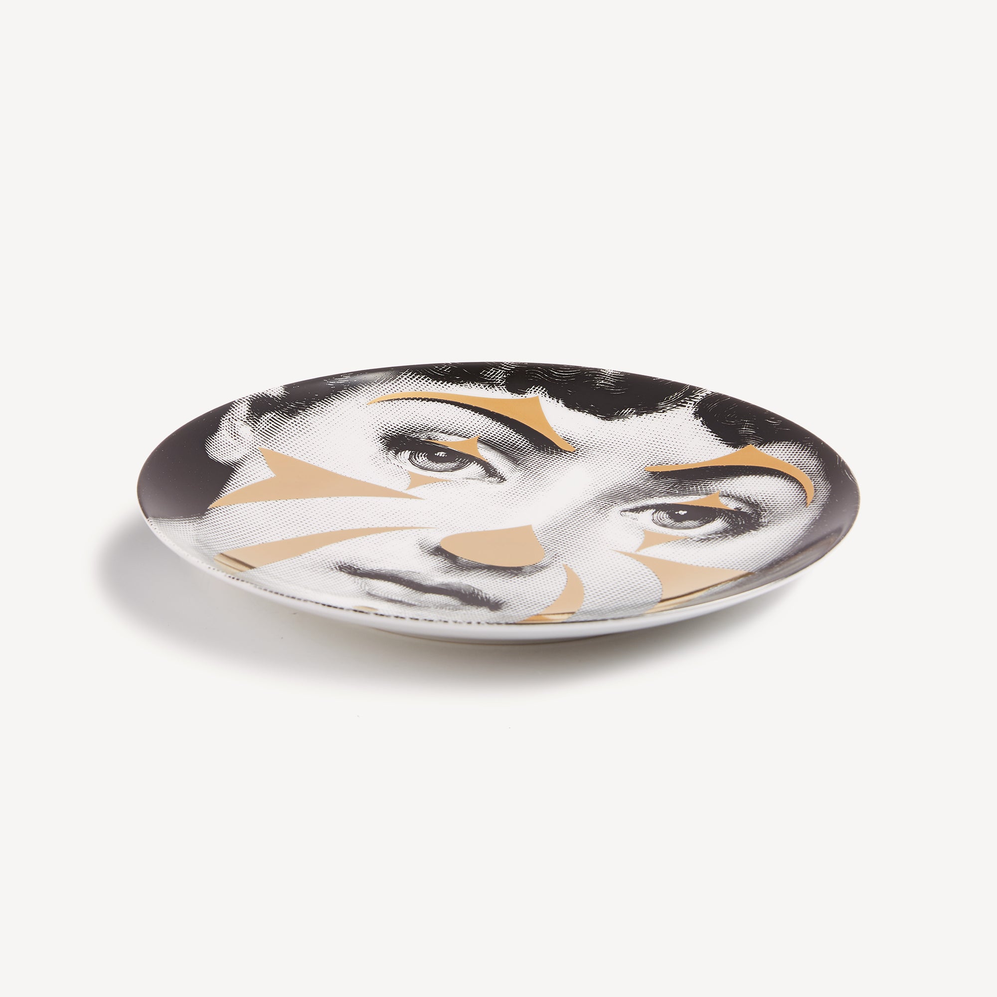 fornasetti-wandteller-tema-e-variazioni-nr-122-gold image 2