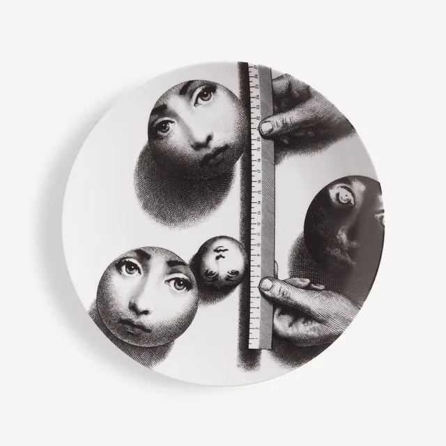 fornasetti-tema-e-variazioni-n-173-wandteller-porzellan-gesicht image 1