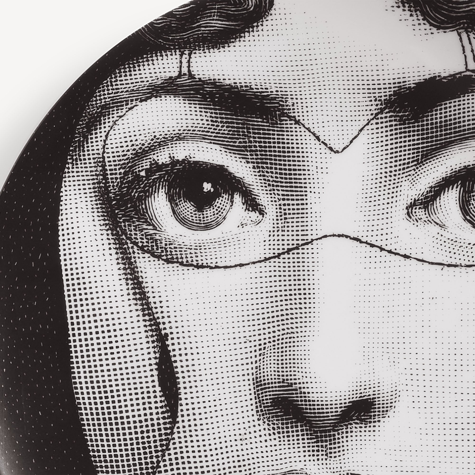 fornasetti-tema-e-variazioni-wandteller-n-138-gesicht image 4