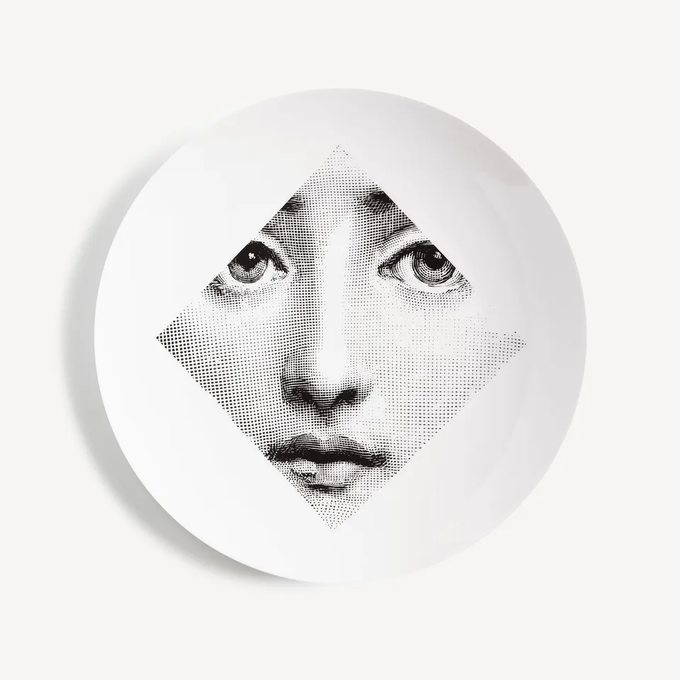 atelier-fornasetti-tema-e-variazioni-wandteller-n-65-lina-cavalieri image 1