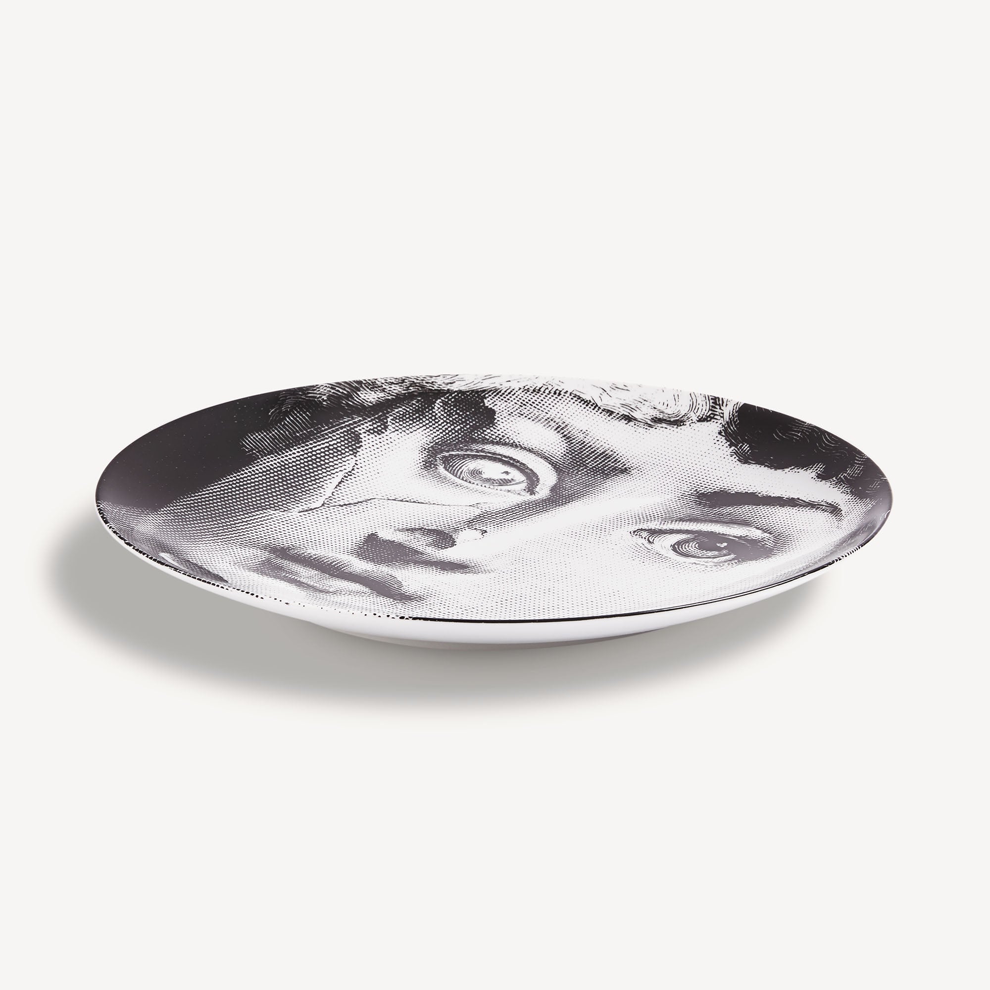 fornasetti-tema-e-variazioni-n-378-wandteller-porzellan-gesicht image 2