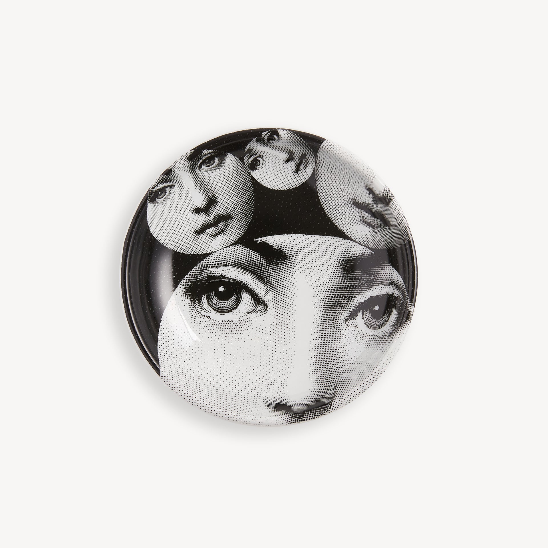 fornasetti-tema-e-variazioni-nr-242-aschenbecher-rund image 1