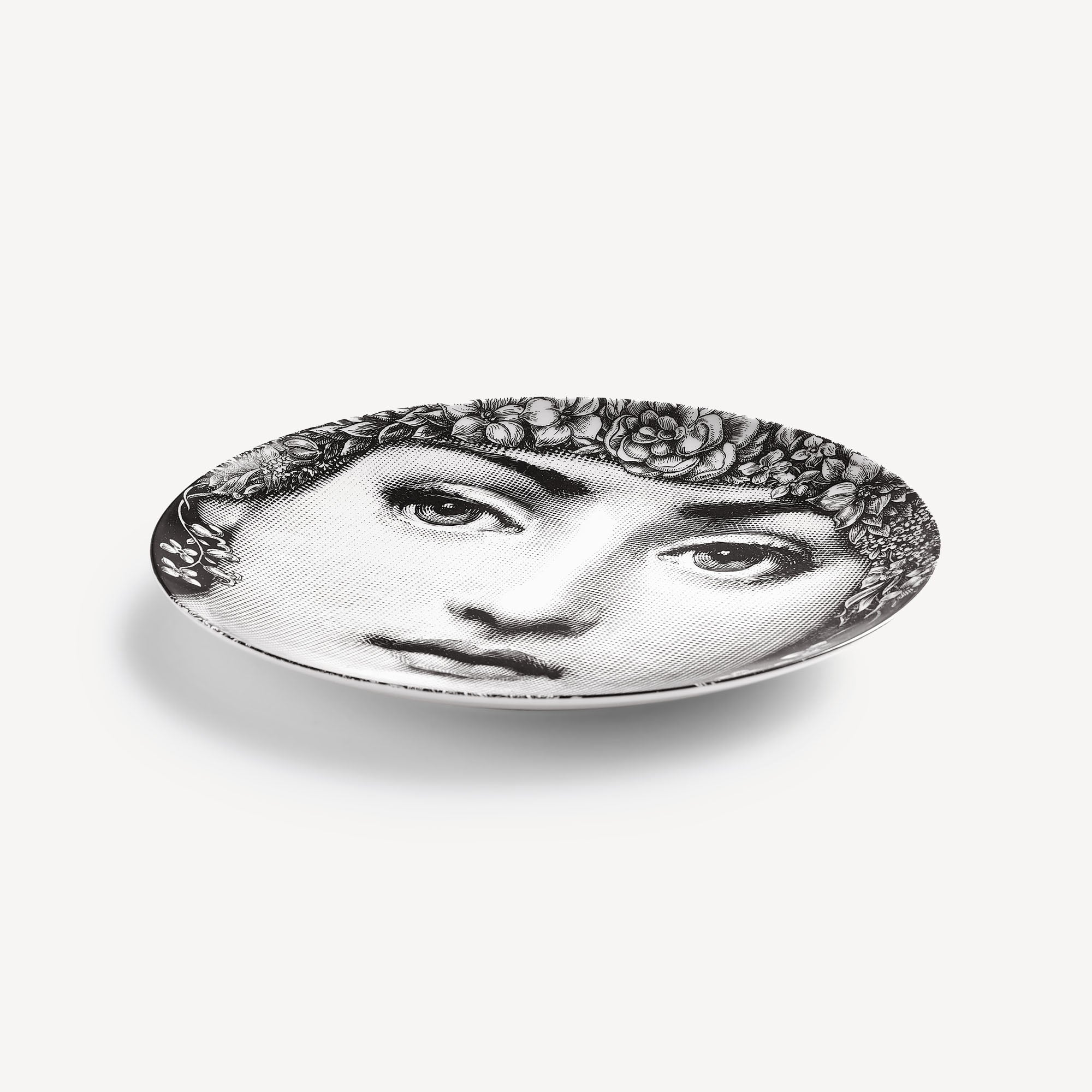 fornasetti-tema-e-variazioni-nr-144-wandteller-gesicht image 2