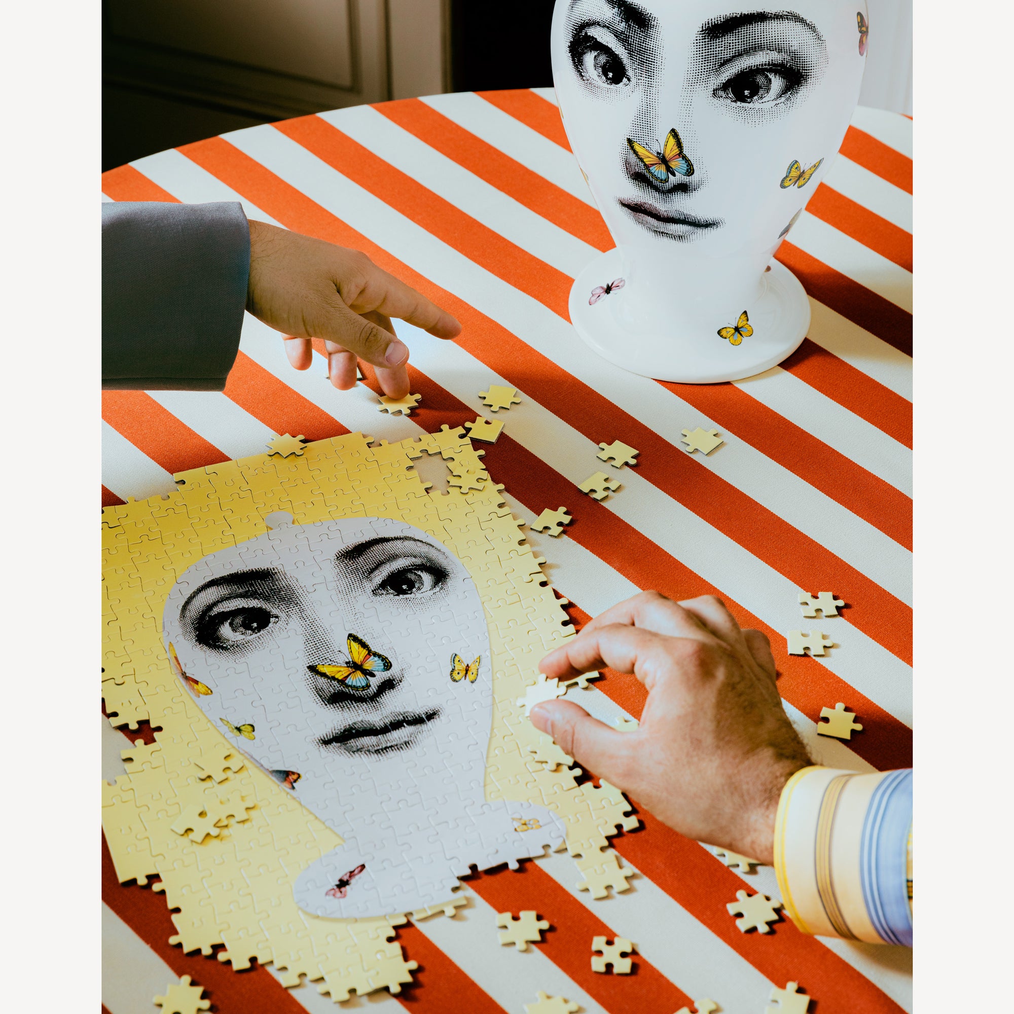 fornasetti-farfalle-vase-keramik-schmetterling-gesicht image 5