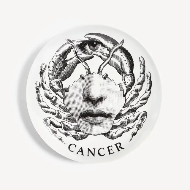 fornasetti-zodiaco-cancer-n-351-wandteller-sternzeichen-krebs image 1