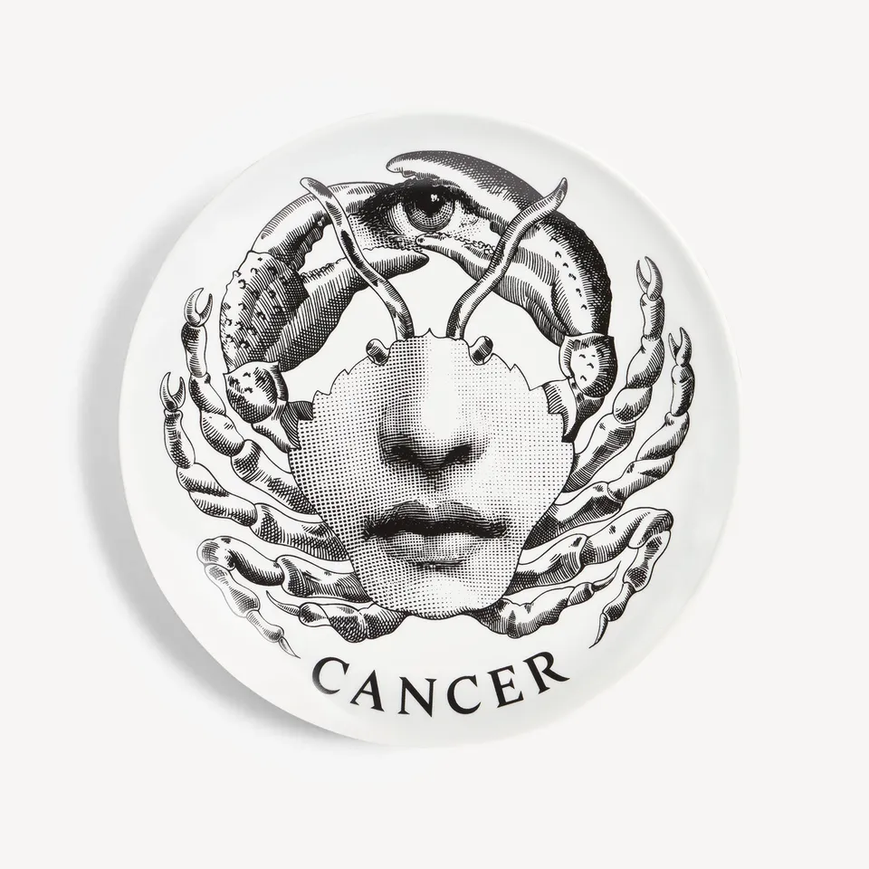 fornasetti-zodiaco-cancer-n-351-wandteller-sternzeichen-krebs image 1