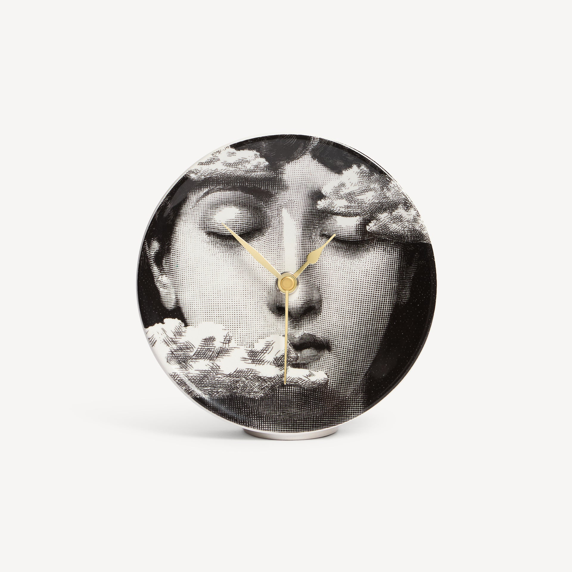 fornasetti-tra-le-nuvole-tischuhr-gesicht-wolken image 1