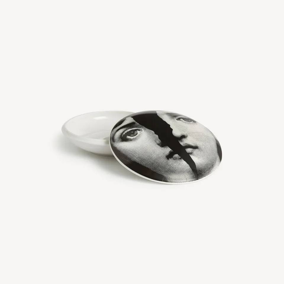 fornasetti-tema-e-variazioni-n-10-dose-porzellan-lina image 1