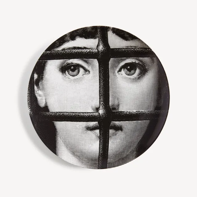 fornasetti-tema-e-variazioni-n-121-wandteller-porzellan-gesicht image 1