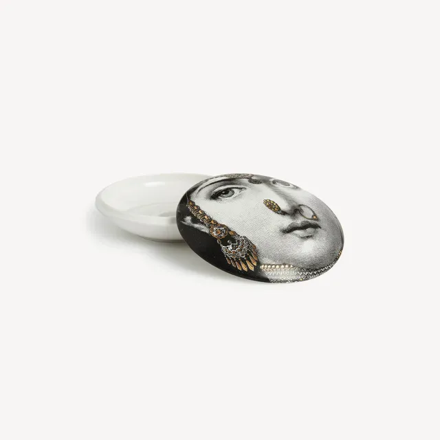 fornasetti-tema-e-variazioni-n-228-dose-rund-porzellan image 1
