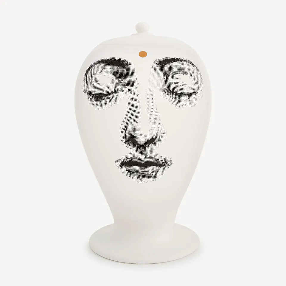 atelier-fornasetti-ajna-vase-keramik-gesicht-tema-handdekoriert image 1