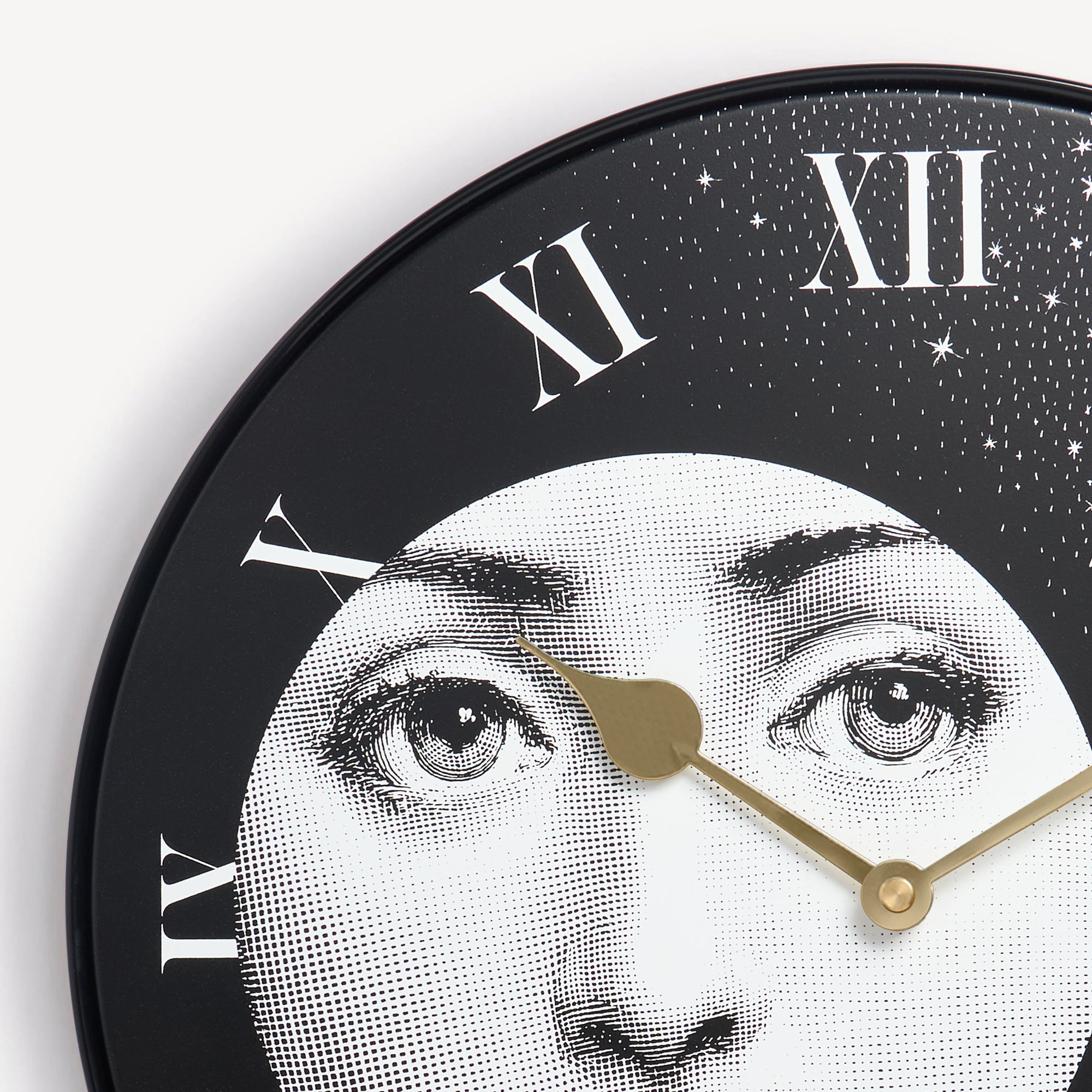 fornasetti-eclissi-wanduhr-metall-lautlos-lina-cavalieri image 2