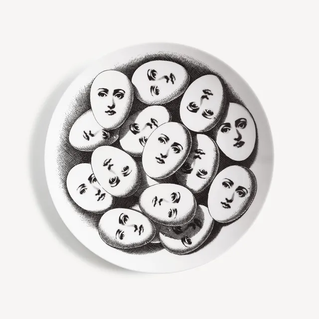 fornasetti-tema-e-variazioni-n-187-wandteller-gesicht image 1