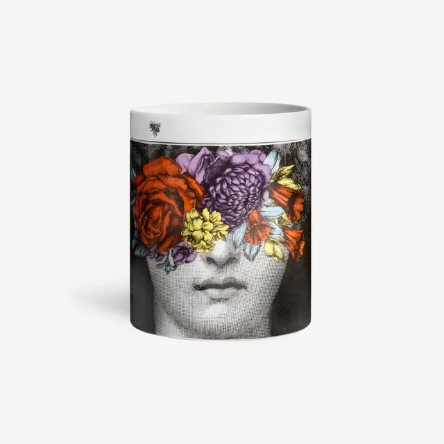 fornasetti-nel-mentre-duftkerze-tra-i-fiori-giardino-segreto-2 image 1