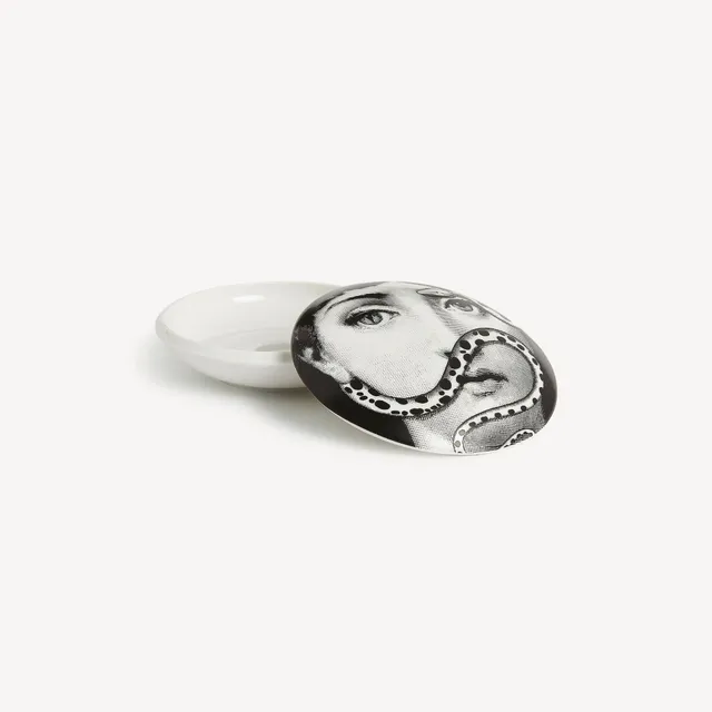 fornasetti-tema-e-variazioni-n-383-dose-rund-porzellan image 1