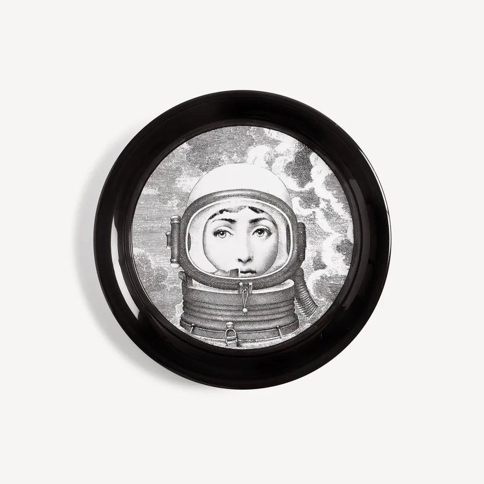 atelier-fornasetti-palombara-tablett-rund-lina-cavalieri image 1