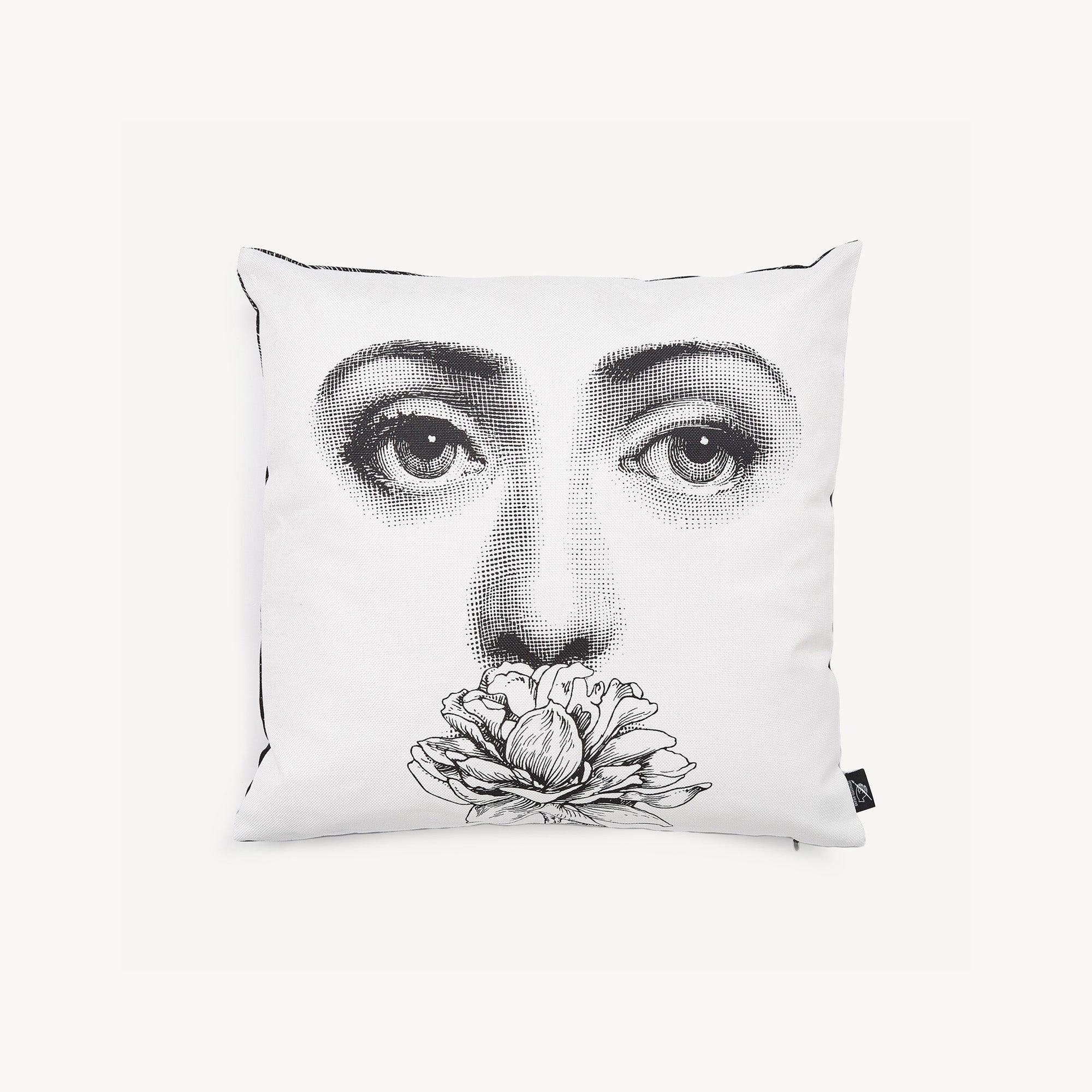 fornasetti-tema-e-variazioni-kissen-n-393-stoff image 1