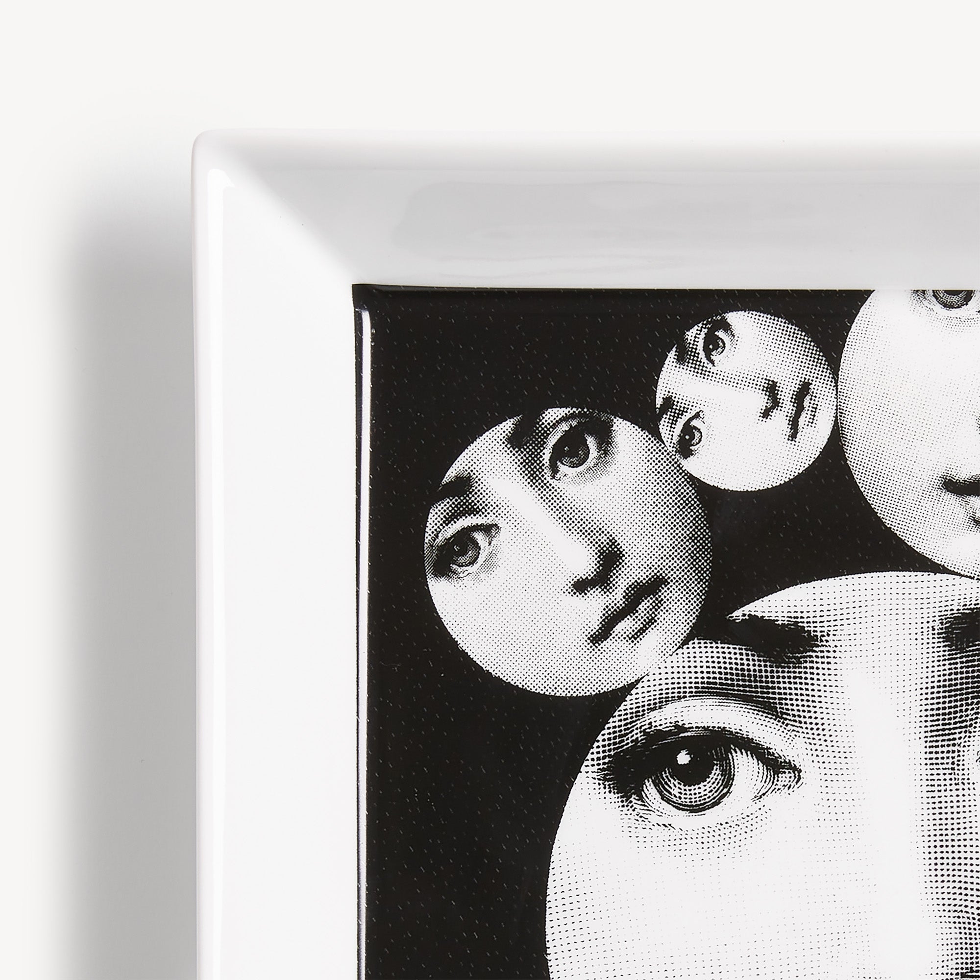 fornasetti-tema-e-variazioni-nr-242-schale-eckig image 4
