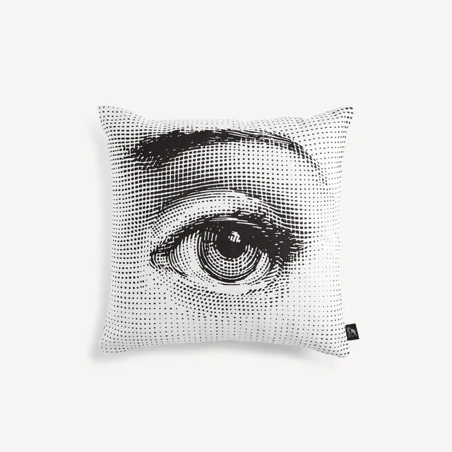 fornasetti-tema-e-variazioni-n-397-kissen-gesicht image 1