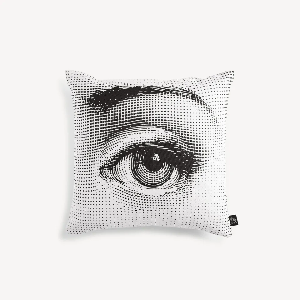 fornasetti-tema-e-variazioni-n-397-kissen-gesicht image 1