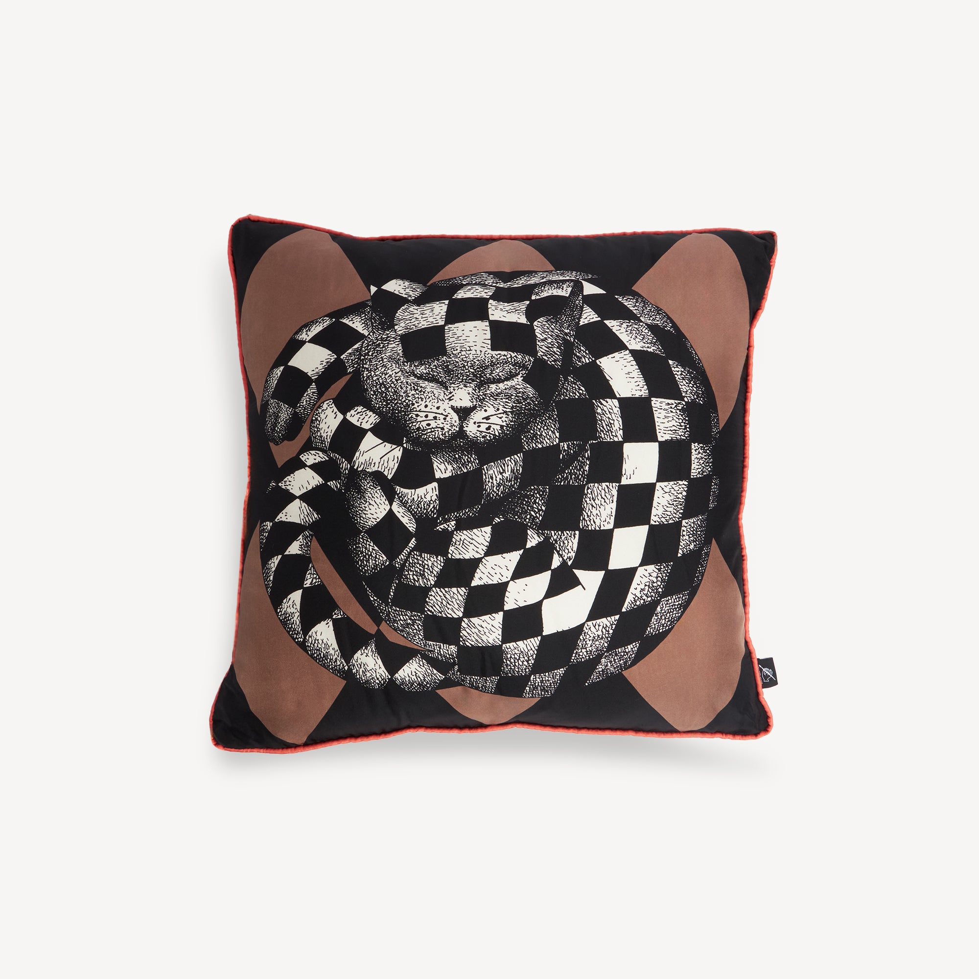 fornasetti-high-fidelity-kissen-seide-quadratisch-rot image 1