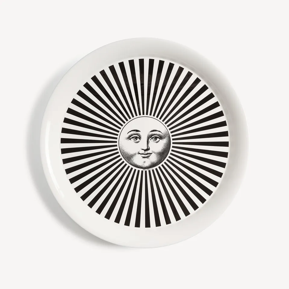 atelier-fornasetti-sole-raggiante-tablett-rund-sonnenmotiv image 1