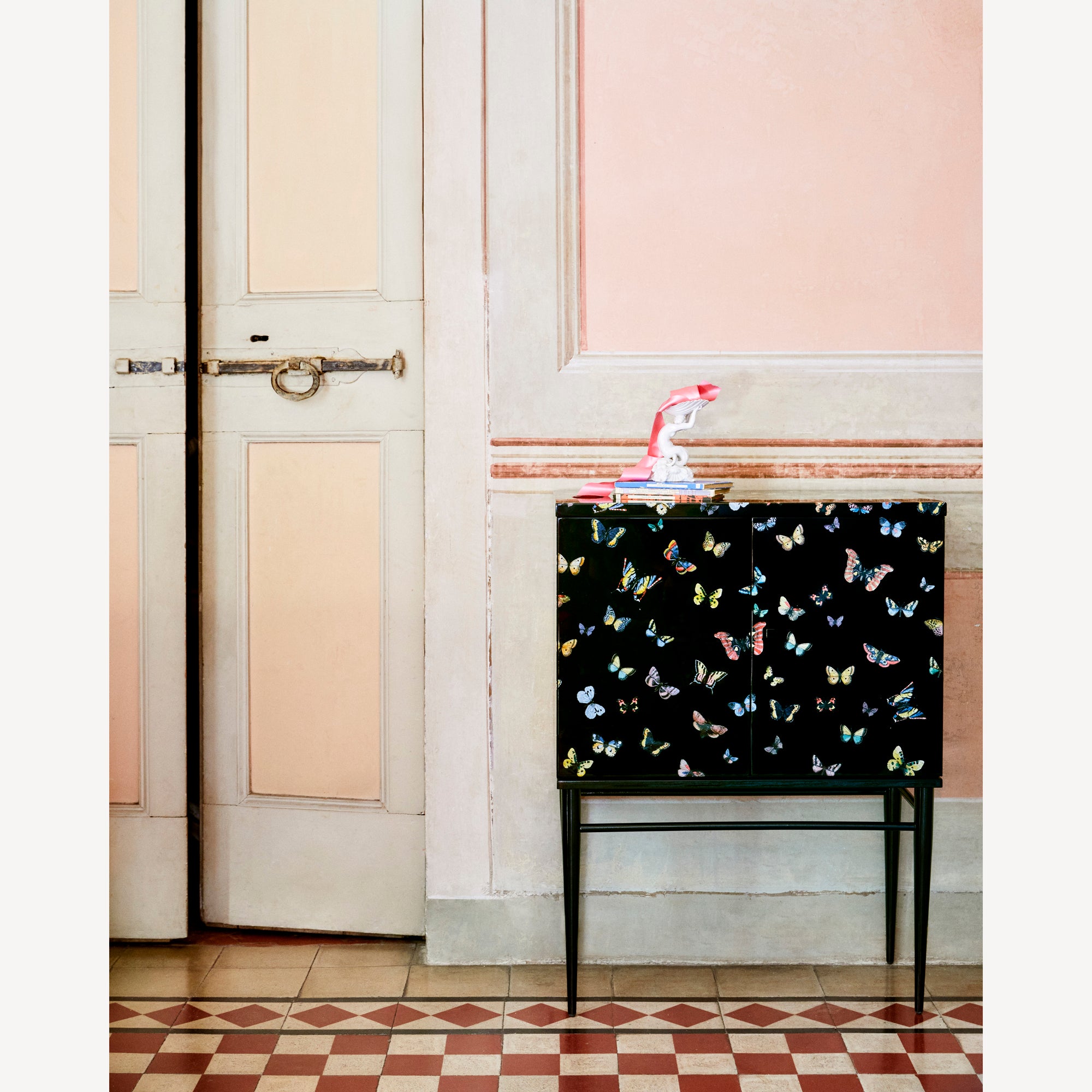 fornasetti-furniture-sideboard-farfalle-schmetterling image 6