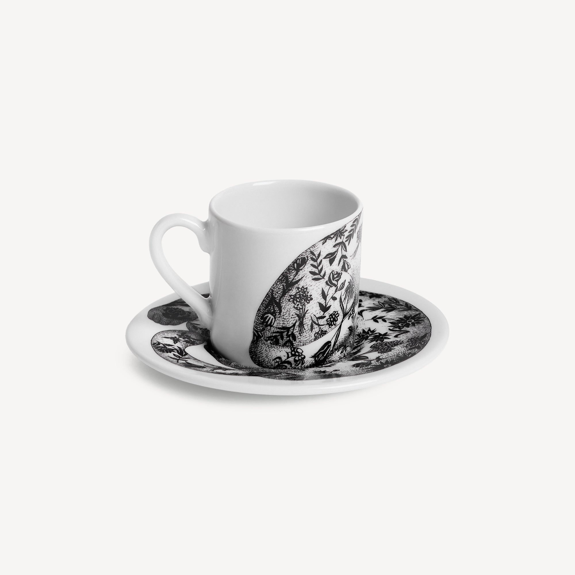 atelier-fornasetti-high-fidelity-fiorato-kaffeetasse-schwarz-wei image 3