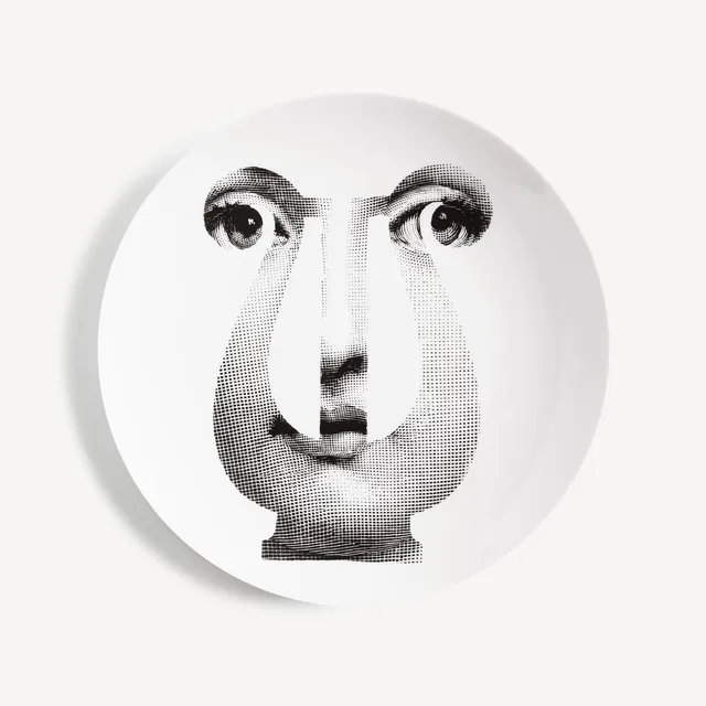 fornasetti-tema-e-variazioni-n-56-wandteller-porzellan-lina-cavalieri image 1