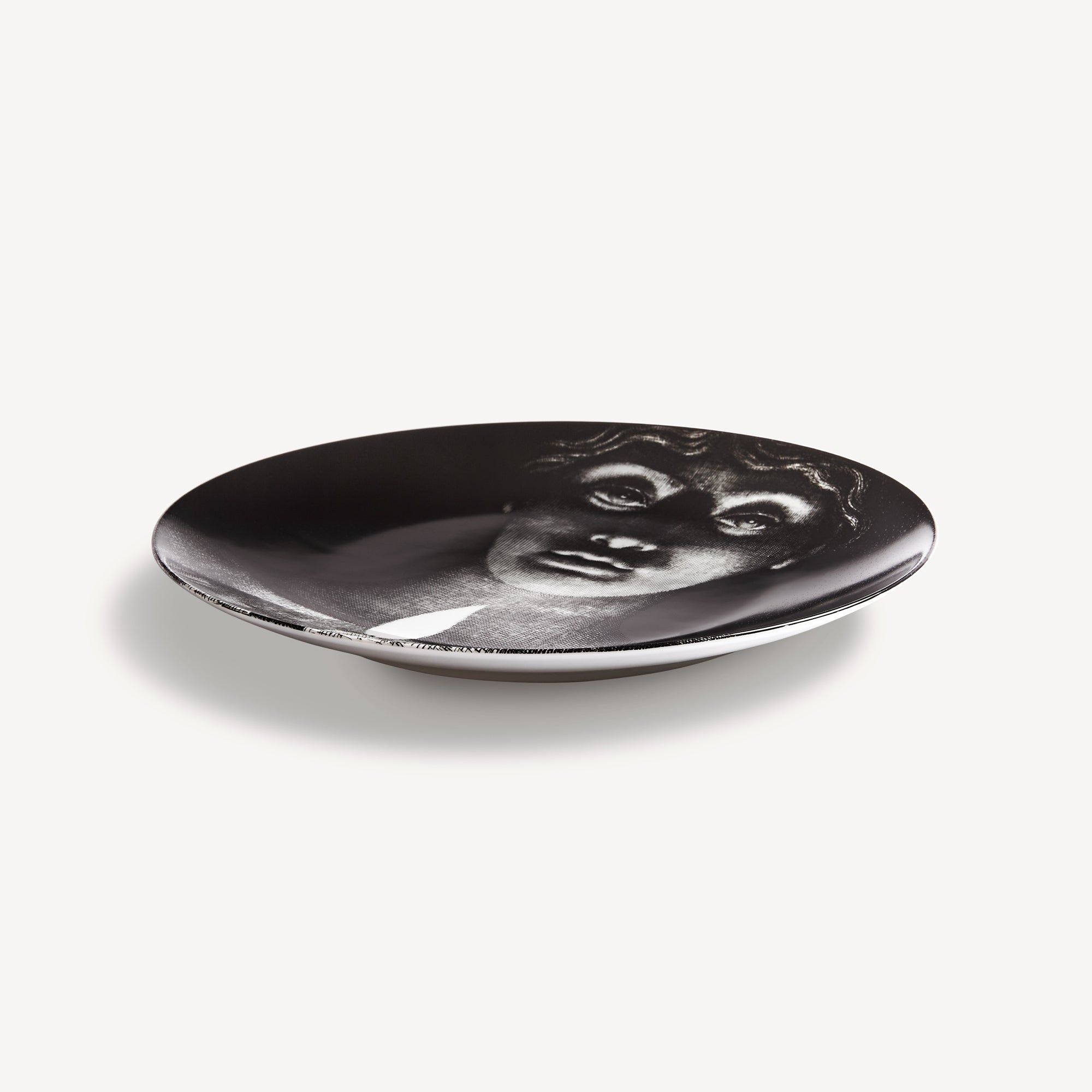 atelier-fornasetti-tema-e-variazioni-n-190-wandteller-porzellan image 2