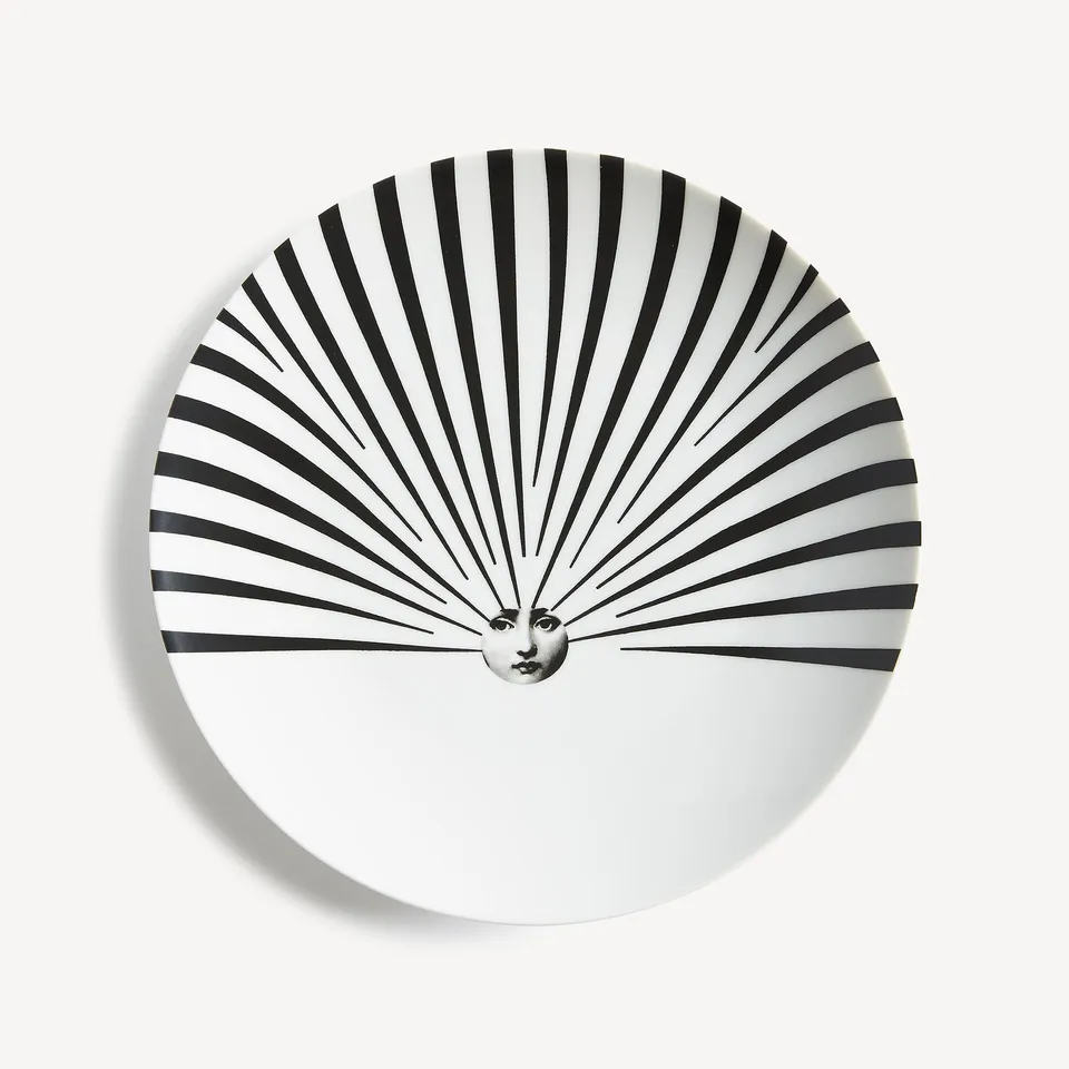 fornasetti-tema-e-variazioni-wandteller-n-309-porzellan-lina-cavalieri image 1