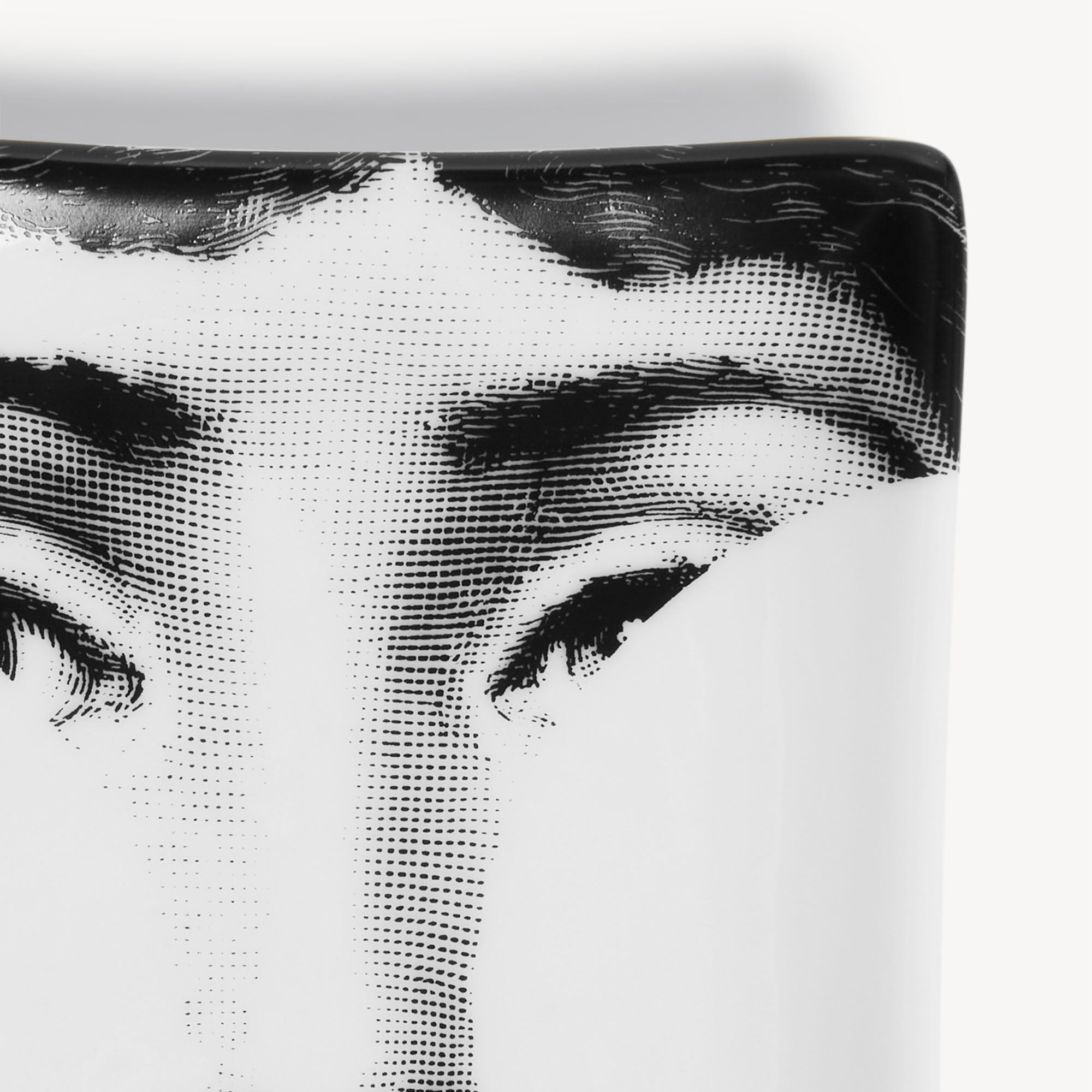fornasetti-tema-e-variazioni-n-149-aschenbecher-porzellan-gesicht image 4
