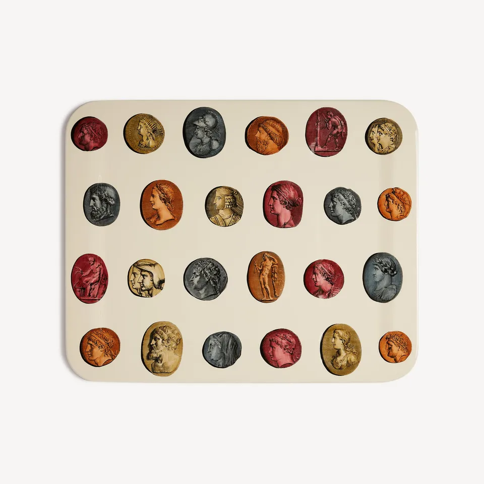 atelier-fornasetti-cammei-tablett-rechteckig-holz-lackiert image 1