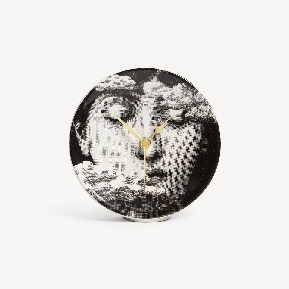 fornasetti-tra-le-nuvole-tischuhr-gesicht-wolken image 1