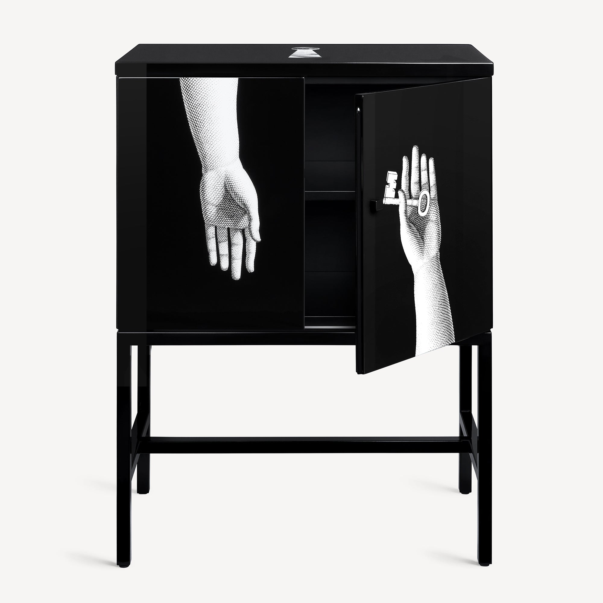 atelier-fornasetti-mani-sideboard-hand-schl-ssel-kommode-klein image 2