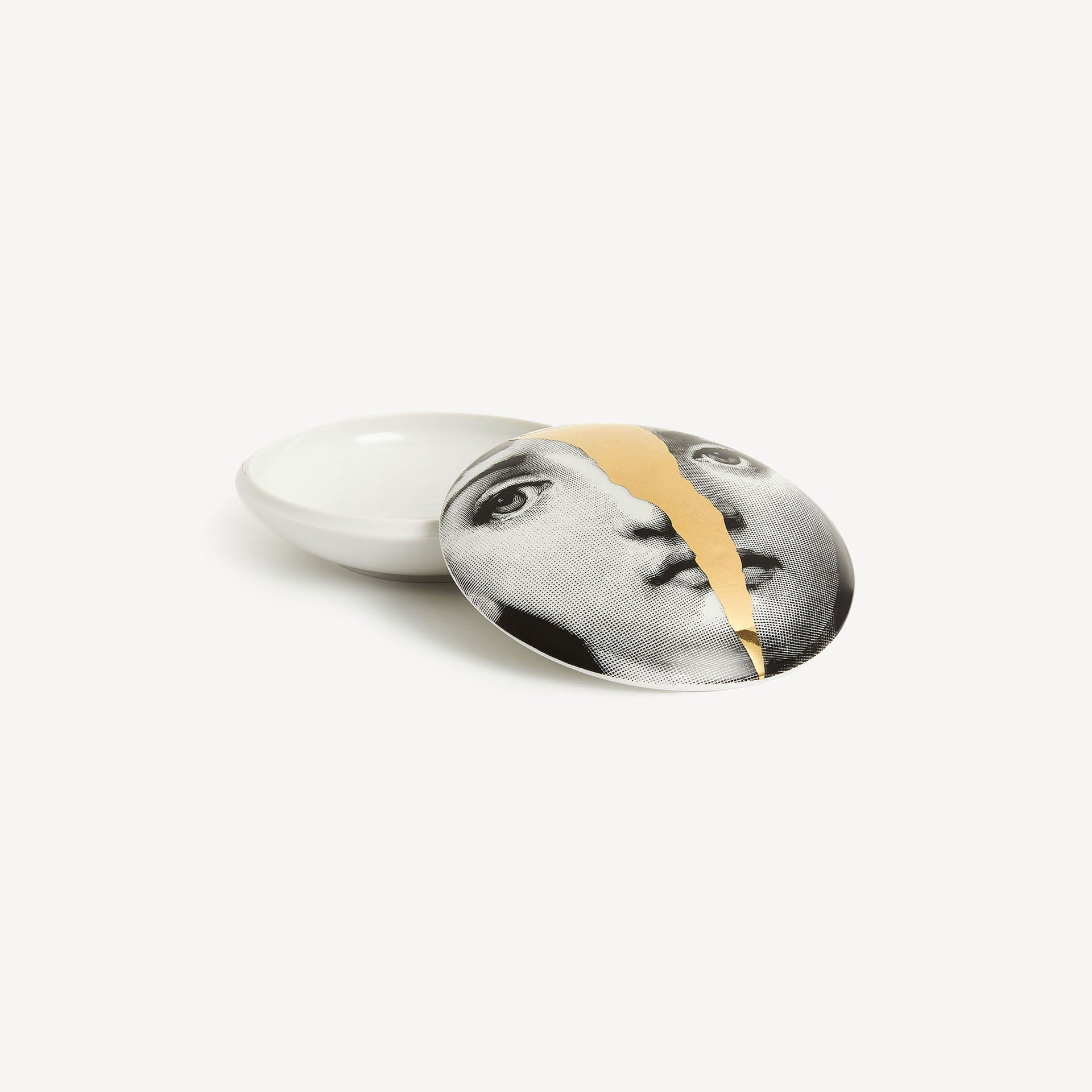 fornasetti-tema-e-variazioni-n-10-dose-porzellan-rund-gesicht image 1