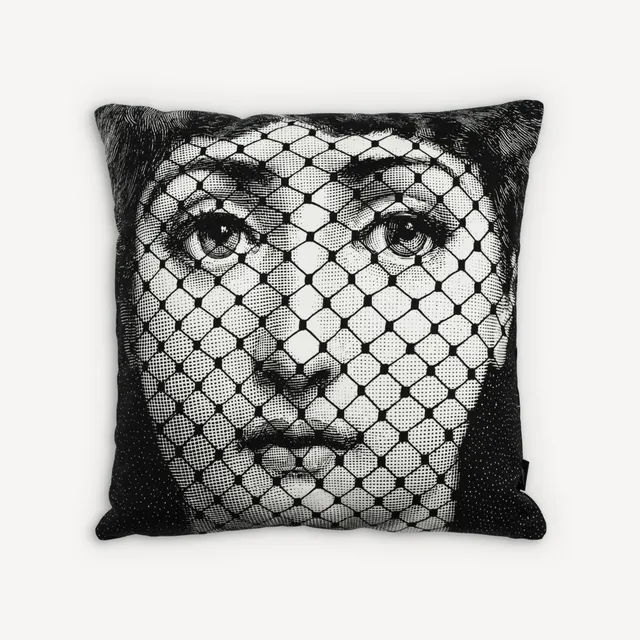 fornasetti-burlesque-kissen-tema-e-variazioni-mit-bezug image 1