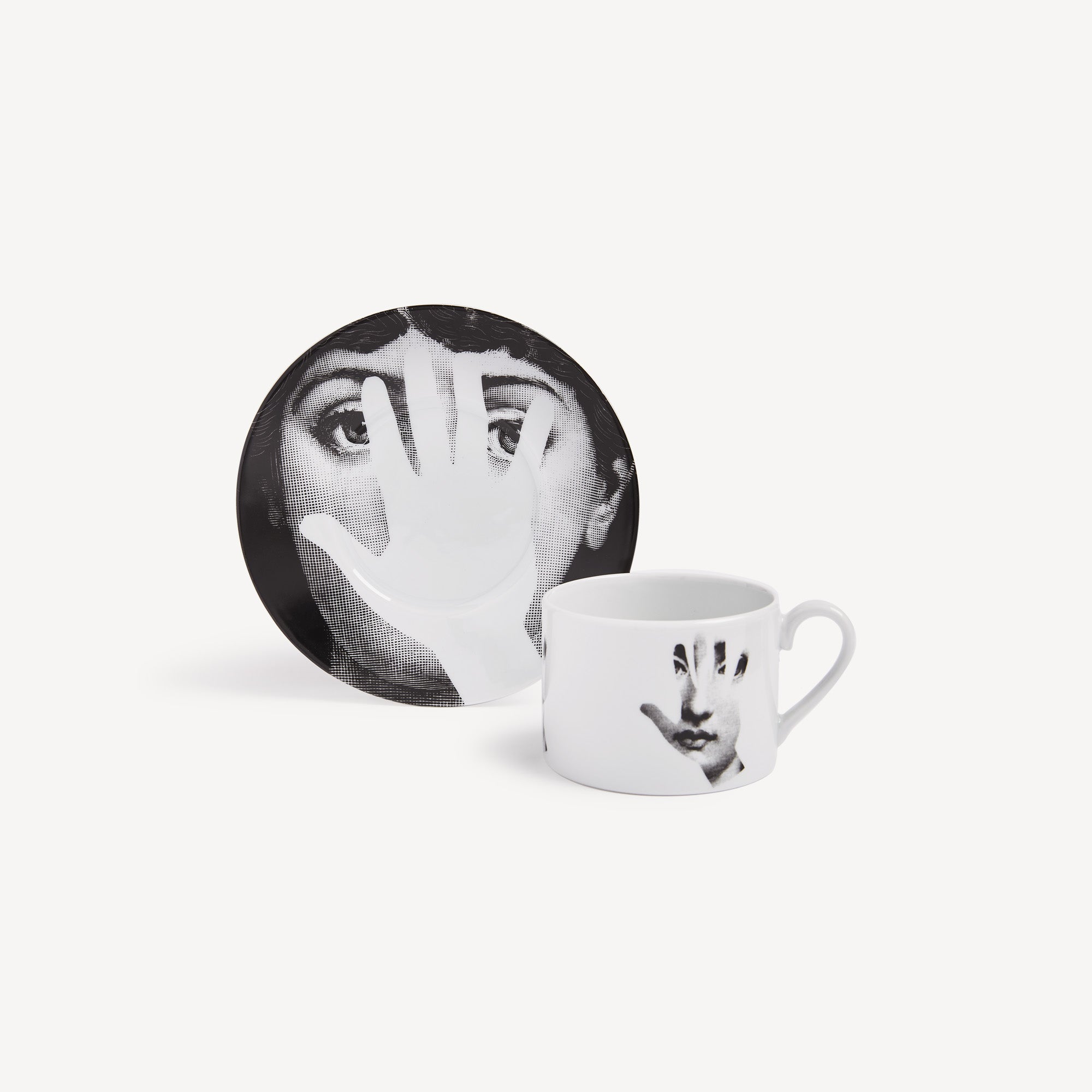 fornasetti-tema-e-variazioni-mano-teetasse-porzellan-gesicht image 4
