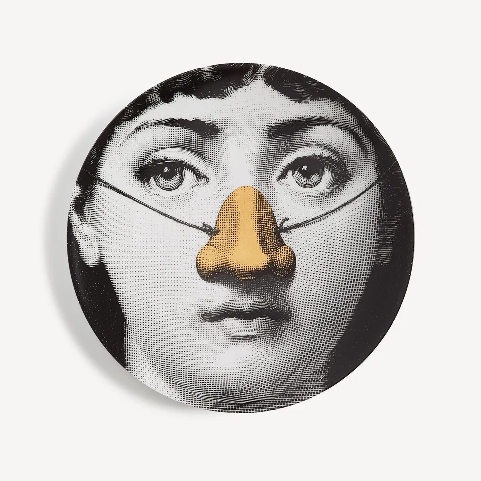 fornasetti-tema-variazioni-n-140-wandteller-porzellan-gold-lina-cavalieri image 1