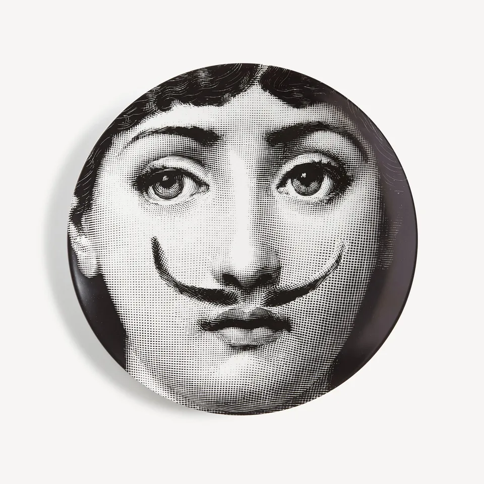 fornasetti-tema-e-variazioni-n-21-wandteller-porzellan-lina-cavalieri image 1