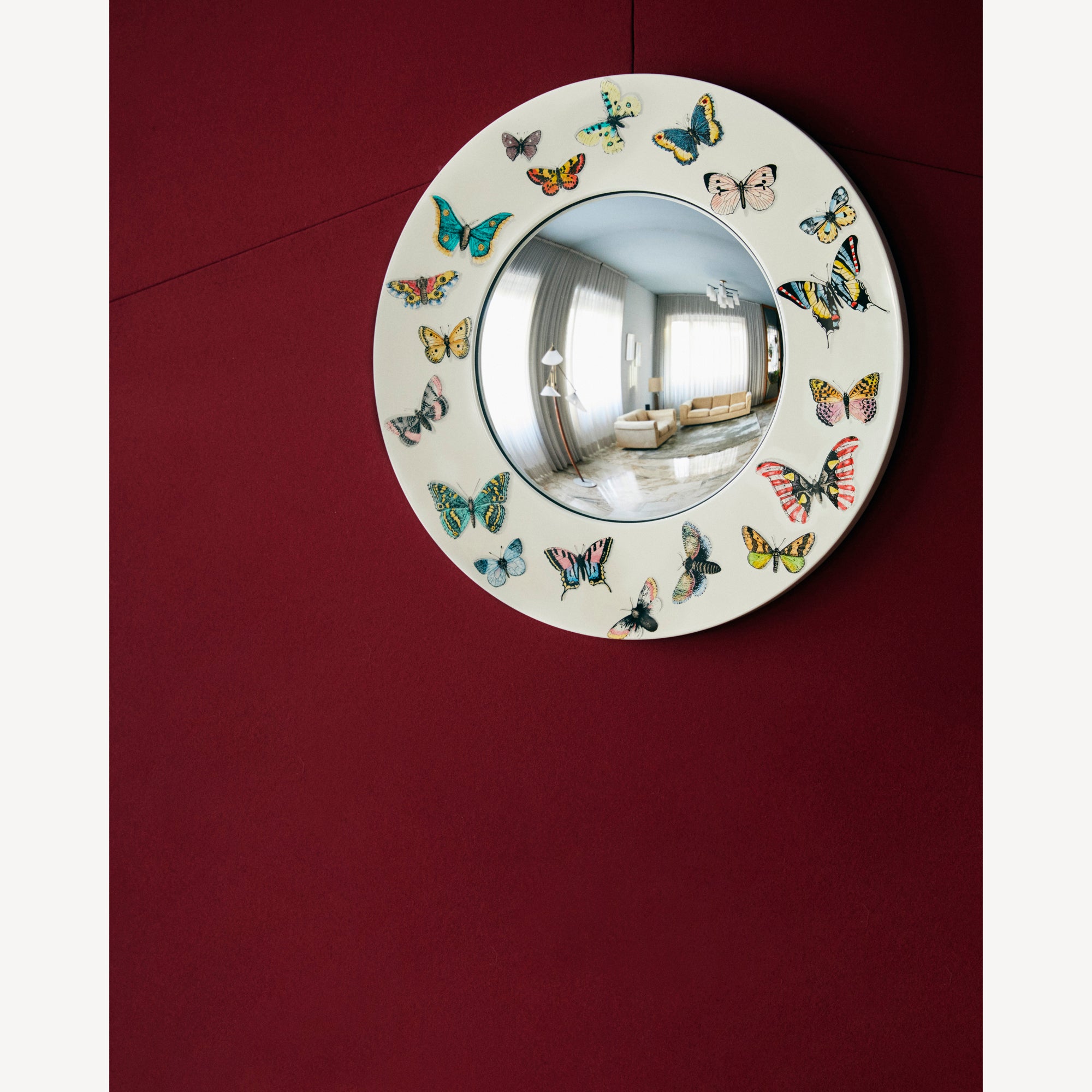 atelier-fornasetti-farfalle-wandspiegel-konvex-holzrahmen image 4