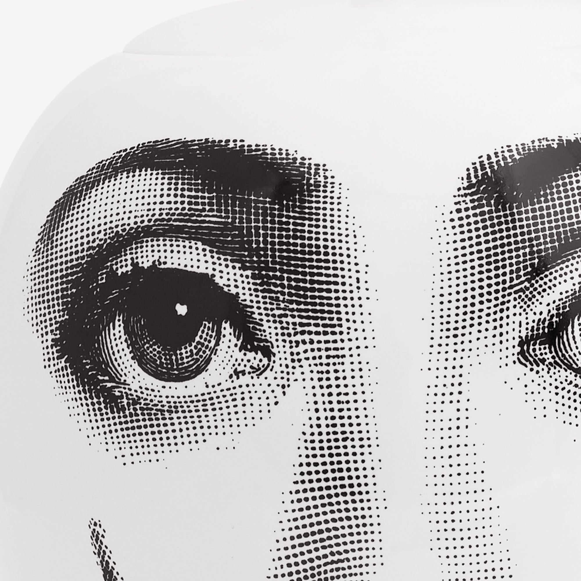 fornasetti-la-femme-aux-moustaches-vase-keramik-gesicht image 5