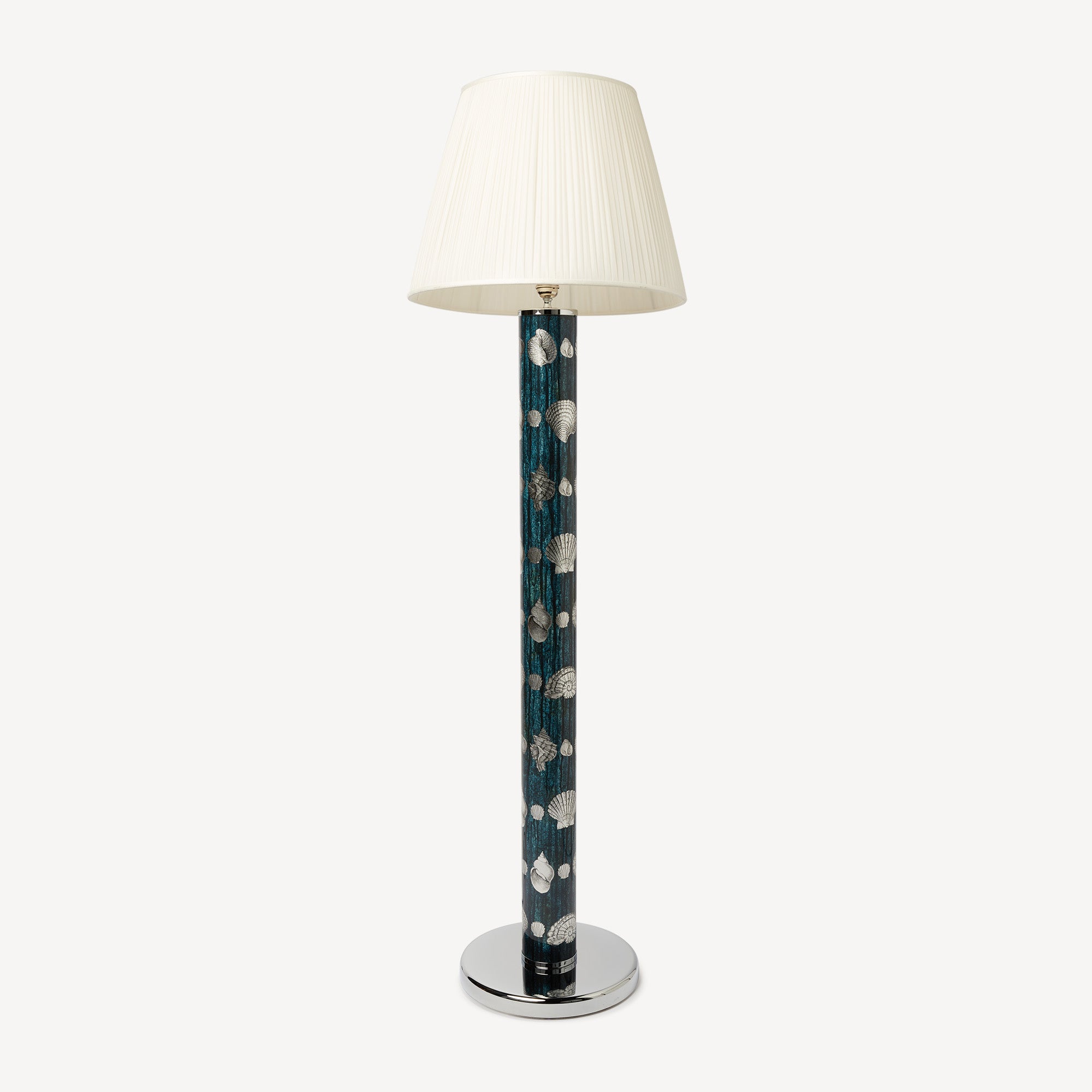 atelier-fornasetti-lampenschirm-konisch-plissee-stoff image 1