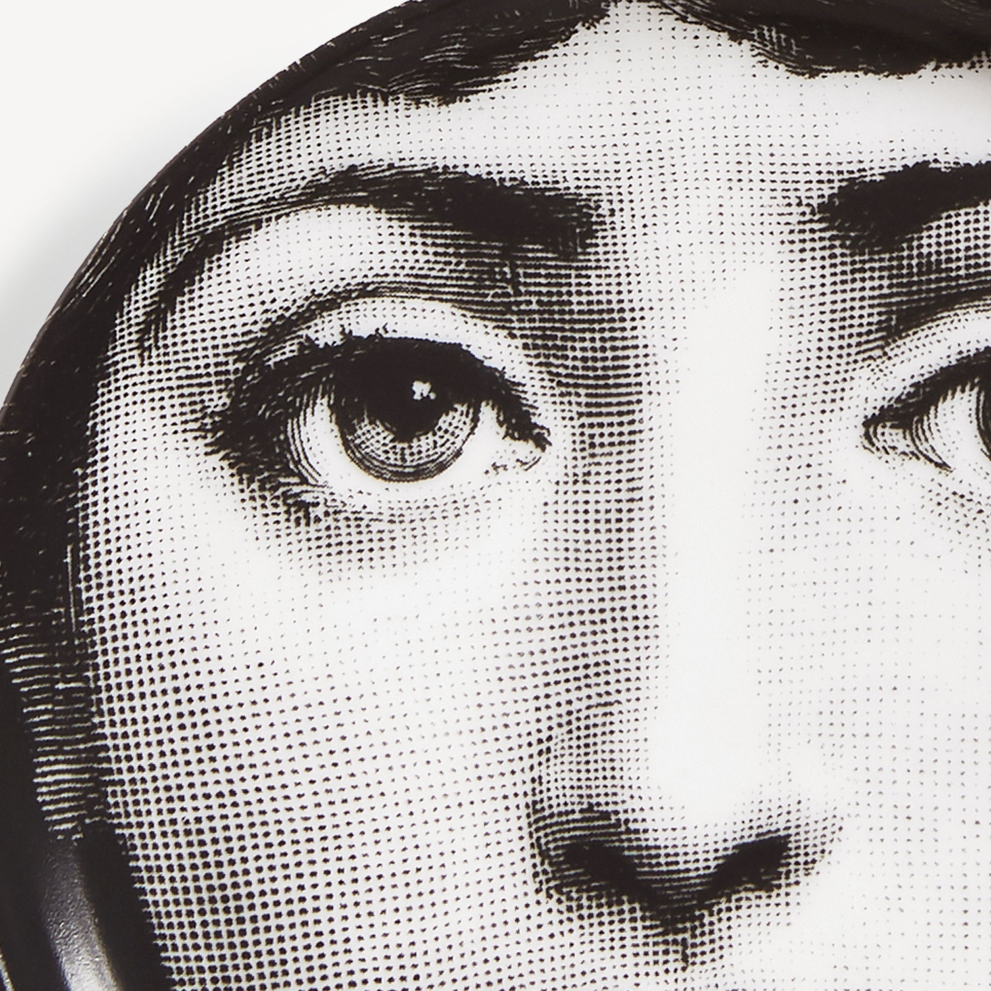 fornasetti-tema-e-variazioni-n-1-schale-rund-lina-cavalieri image 4