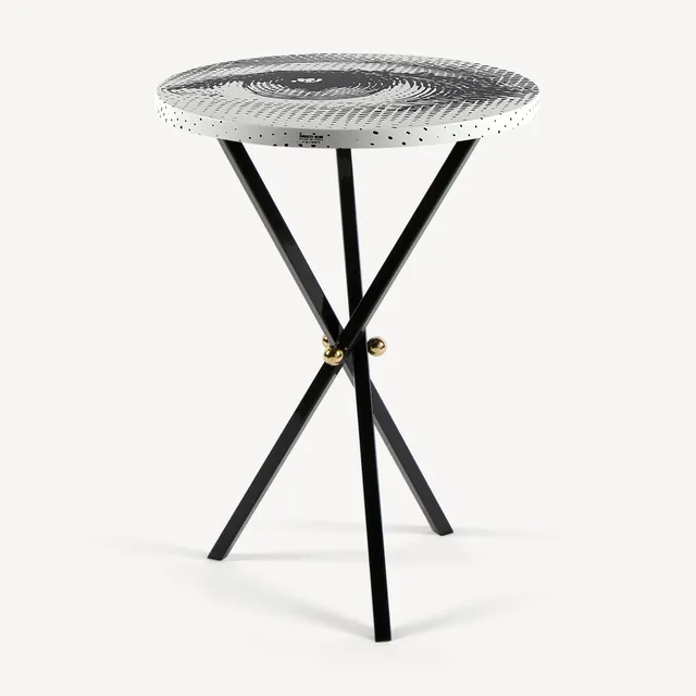 fornasetti-occhio-couchtisch-holz-mit-auge-dekor image 1