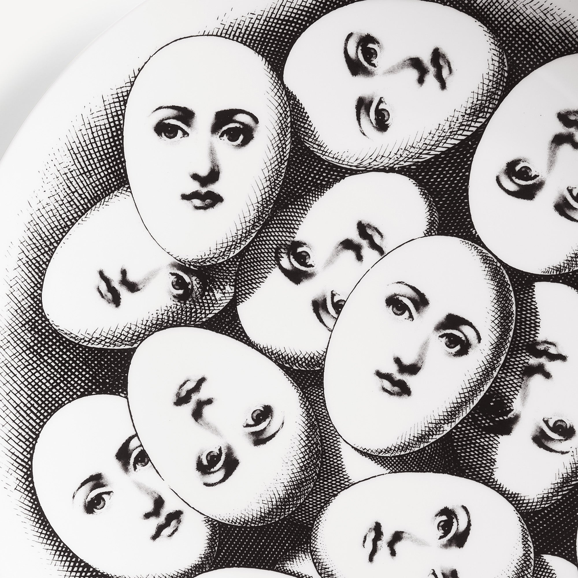 fornasetti-tema-e-variazioni-n-187-wandteller-gesicht image 4